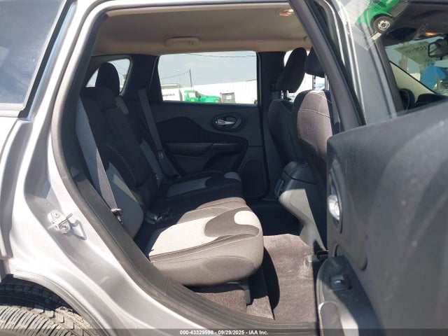 1C4PJLAS4GW329398 Jeep 2016