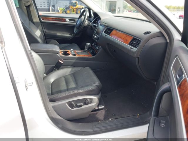 2012 VOLKSWAGEN TOUAREG WVGEF9BP0CD006943 Photo 4