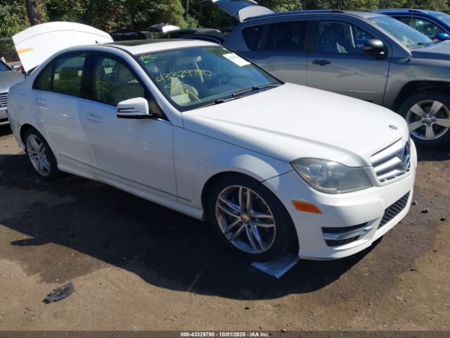 2013 MERCEDES-BENZ C 300 WDDGF8AB6DR278419