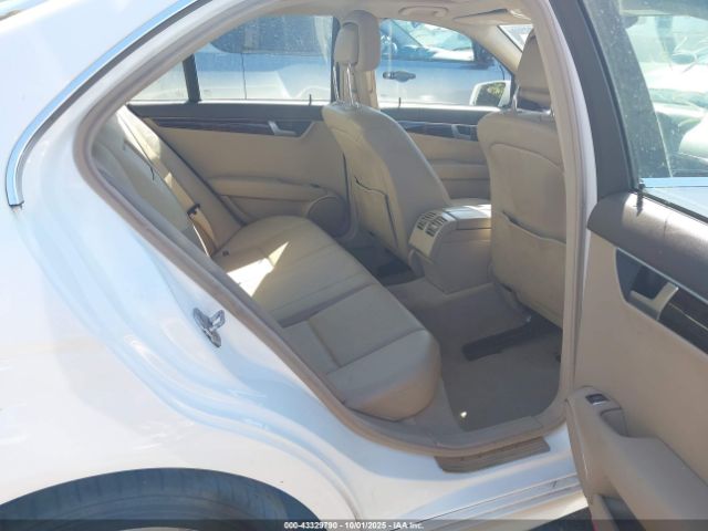 2013 MERCEDES-BENZ C 300 WDDGF8AB6DR278419 Photo 7