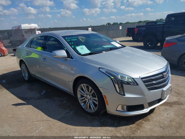 2018 CADILLAC XTS 2G61M5S3XJ9133064 Photo 0