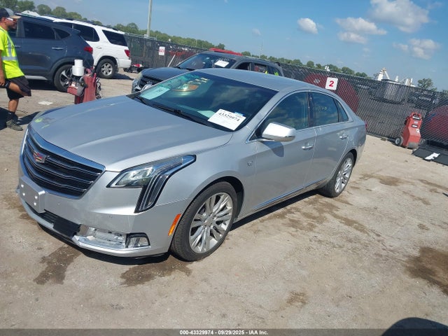 2018 CADILLAC XTS 2G61M5S3XJ9133064 Photo 1