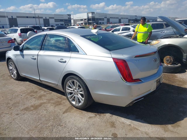 2018 CADILLAC XTS 2G61M5S3XJ9133064 Photo 2