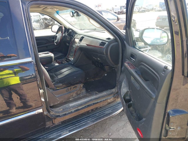 2014 CADILLAC ESCALADE ESV 1GYS4HEF5ER178976 Photo 4