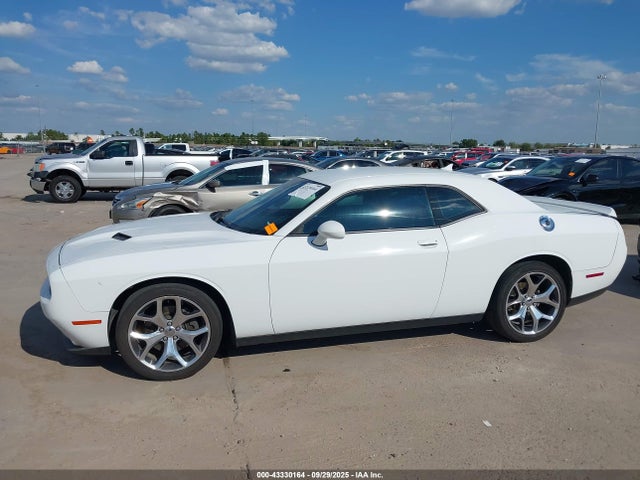 2015 Dodge Challenger Sxt Plus მანქანა იყიდება აუქციონზე, vin: 2C3CDZBG4FH723813, აუქციონის ნომერი: 43330164