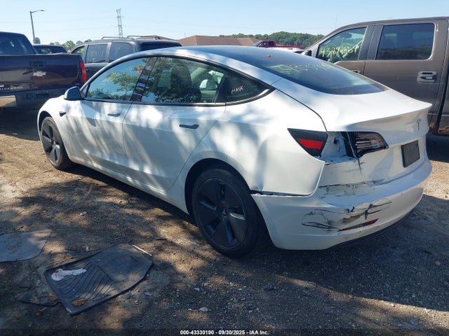 5YJ3E1EB2MF925854 Tesla 2021
