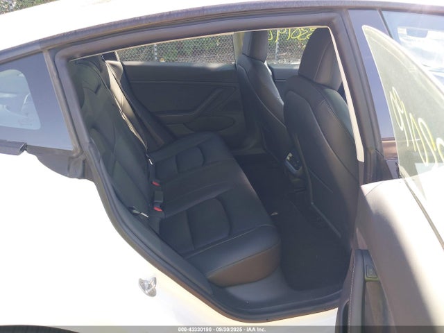 5YJ3E1EB2MF925854 Tesla 2021