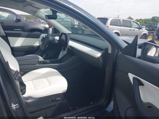 2021 TESLA MODEL Y 5YJYGDEE1MF070303 Photo 4