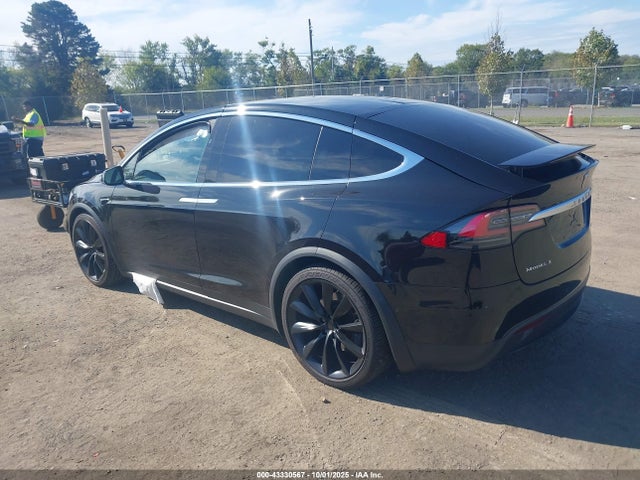 2018 TESLA MODEL X 5YJXCBE27JF101499 Photo 2