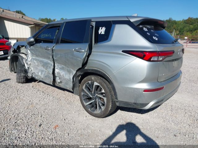 2022 MITSUBISHI OUTLANDER JA4J4UA82NZ079396 Photo 2