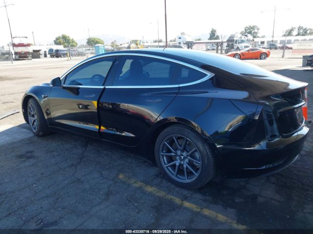 2018 TESLA MODEL 3 5YJ3E1EA5JF056654 Photo 2