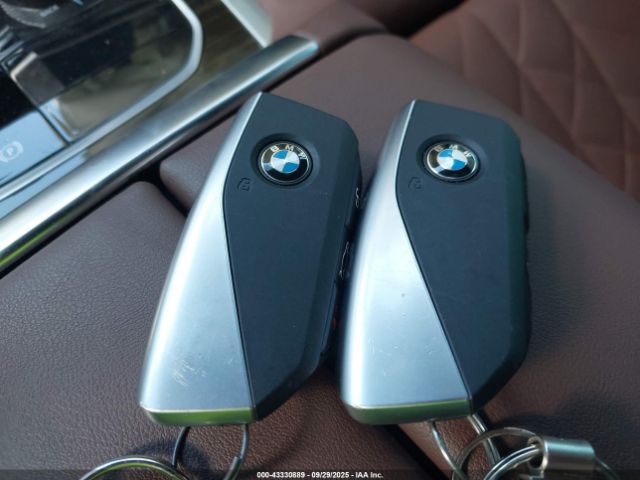 2025 BMW X6 5UX33EX00S9Y14704 Photo 10