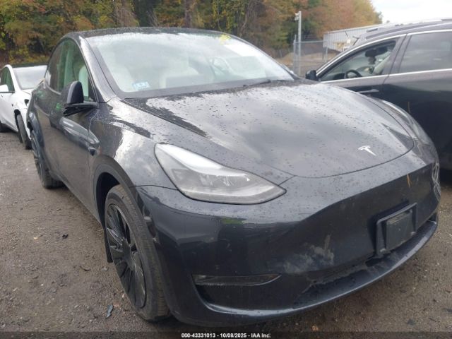 2024 TESLA MODEL Y 7SAYGAEE7RF076826 Photo 0