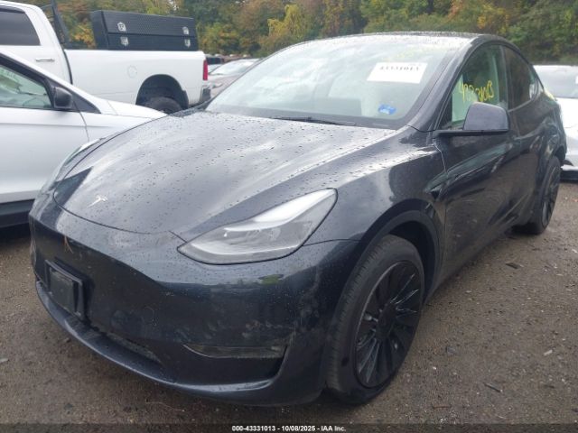 2024 TESLA MODEL Y 7SAYGAEE7RF076826 Photo 1