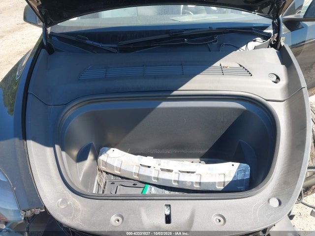 2023 TESLA MODEL Y 7SAYGDEE2PA196769 Photo 9