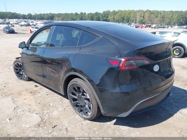2023 TESLA MODEL Y 7SAYGDEE2PA196769 Photo 2