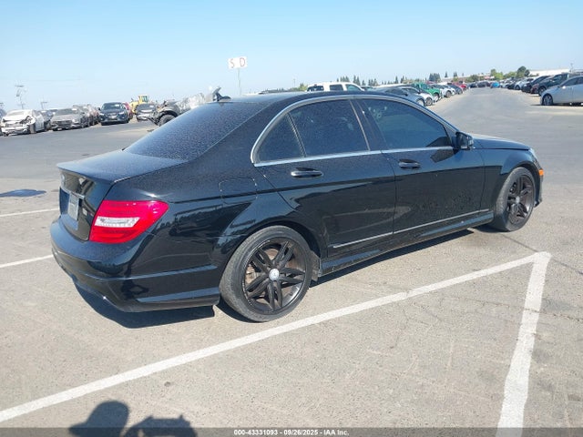 Mercedes-Benz C-Class 2014 WDDGF4HB7EA950390 Image 4