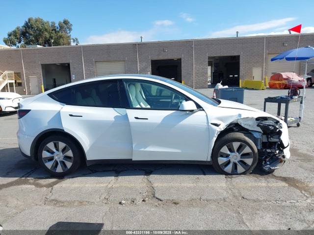 43331198 :رقم المزاد ، 7SAYGDEEXPF675234 vin ، 2023 Tesla Model Y مزاد بيع