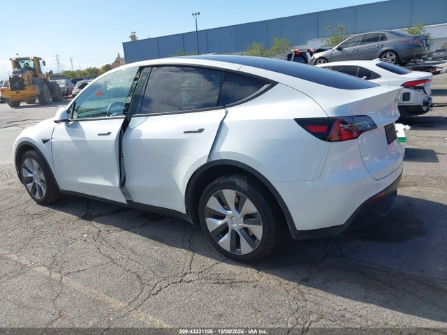 43331198 :رقم المزاد ، 7SAYGDEEXPF675234 vin ، 2023 Tesla Model Y مزاد بيع