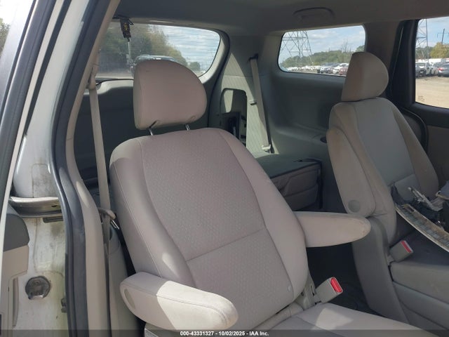 KNDMA5C10H6279703 KIA 2017