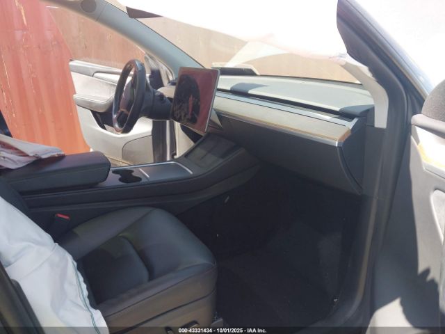 2023 TESLA MODEL Y 7SAYGDEE2PA197663 Photo 4