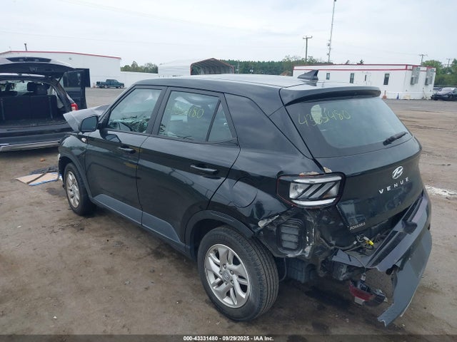 2021 HYUNDAI VENUE KMHRB8A38MU067402 Photo 2