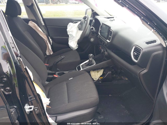 2021 HYUNDAI VENUE KMHRB8A38MU067402 Photo 4
