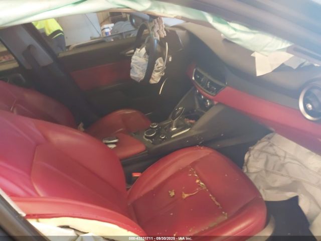 2018 ALFA ROMEO GIULIA ZARFAEDN7J7564091 Photo 4