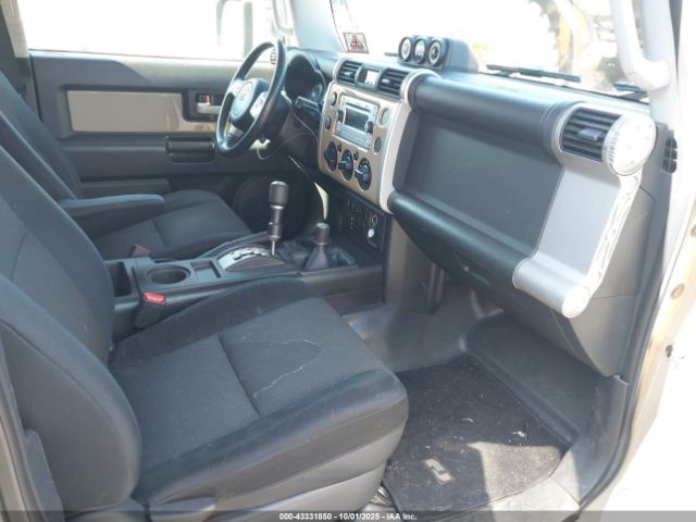 2014 TOYOTA FJ CRUISER JTEBU4BF0EK191139 Photo 4