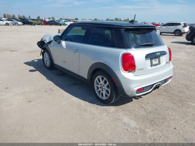 2015 MINI HARDTOP WMWXP7C56F2A39621 Photo 2