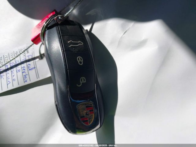 2018 PORSCHE MACAN WP1AA2A57JLB11179 Photo 10