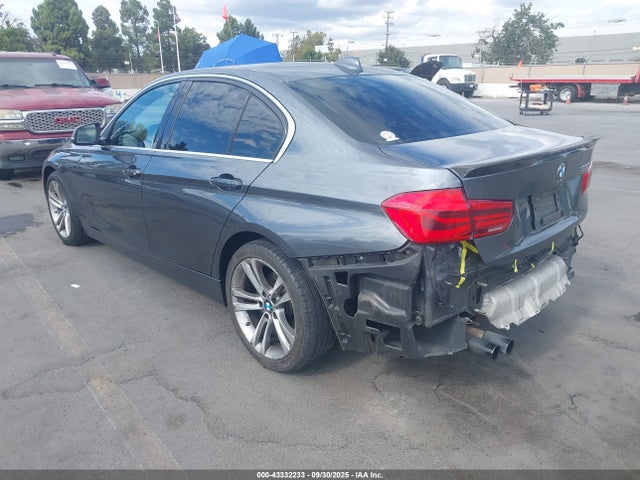 WBA8B9G51HNU51338 BMW 2017