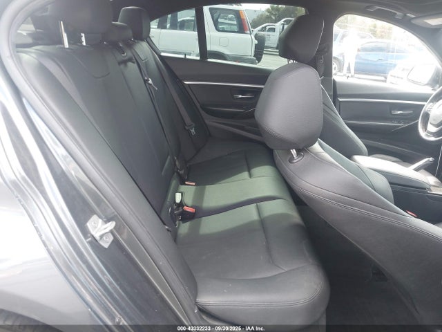 WBA8B9G51HNU51338 BMW 2017