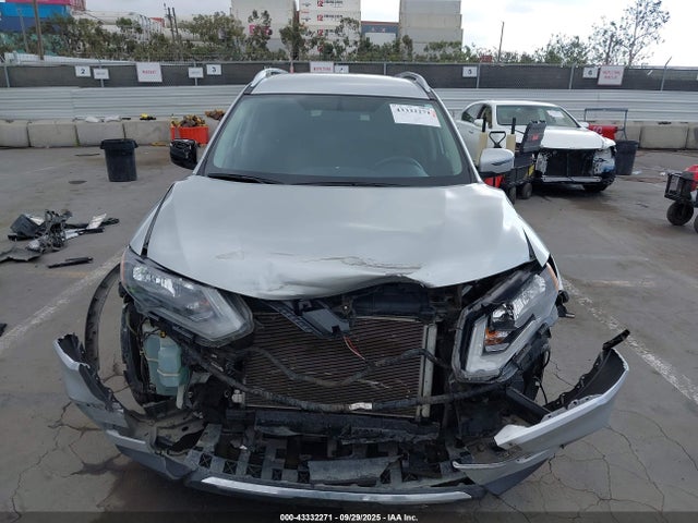 Nissan 2017 2017 KNMAT2MT5HP515235 Image 12