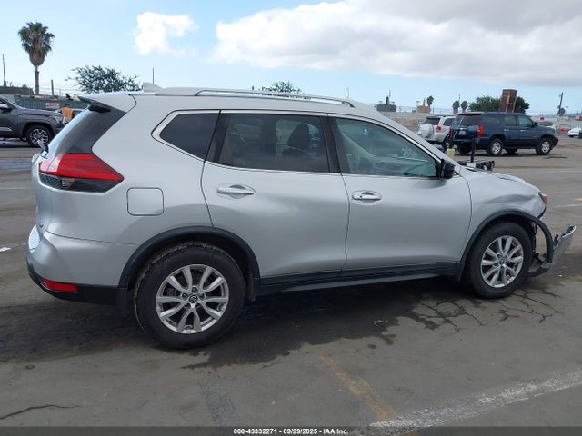 Nissan 2017 2017 KNMAT2MT5HP515235 Image 13