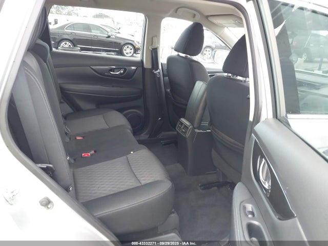 Nissan 2017 2017 KNMAT2MT5HP515235 Image 8
