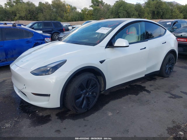 2025 Tesla Model Y Long Range Dual Motor All-wheel Drive მანქანა იყიდება აუქციონზე, vin: 7SAYGDEE8SF295138, აუქციონის ნომერი: 43332342
