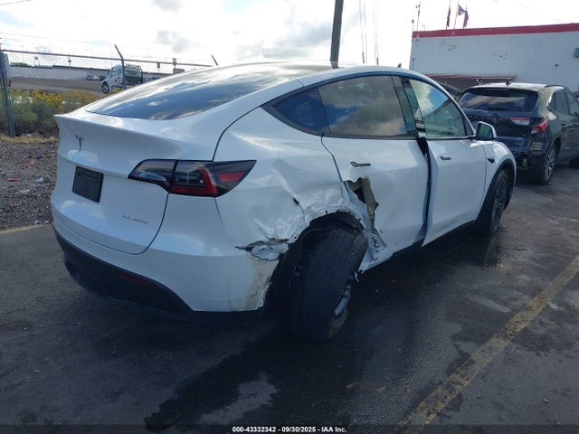 2025 Tesla Model Y Long Range Dual Motor All-wheel Drive მანქანა იყიდება აუქციონზე, vin: 7SAYGDEE8SF295138, აუქციონის ნომერი: 43332342