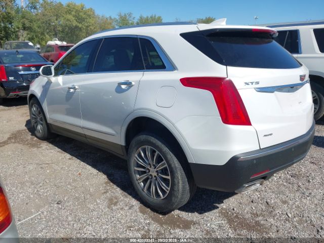 2019 CADILLAC XT5 1GYKNDRS8KZ197272 Photo 2