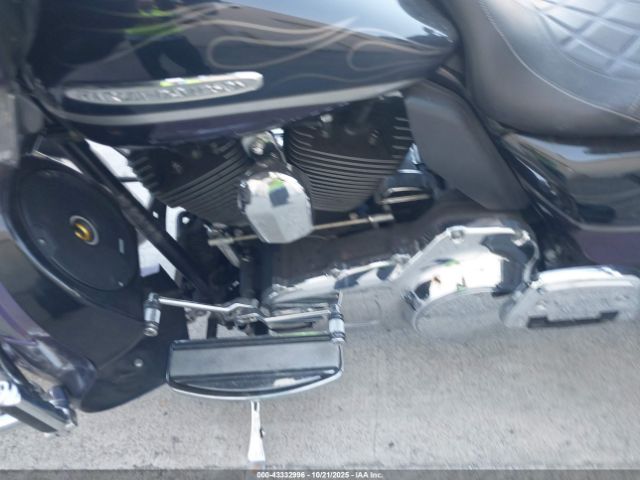 2010 HARLEY-DAVIDSON FLHTK 1HD1KEM17AB606835 Photo 8