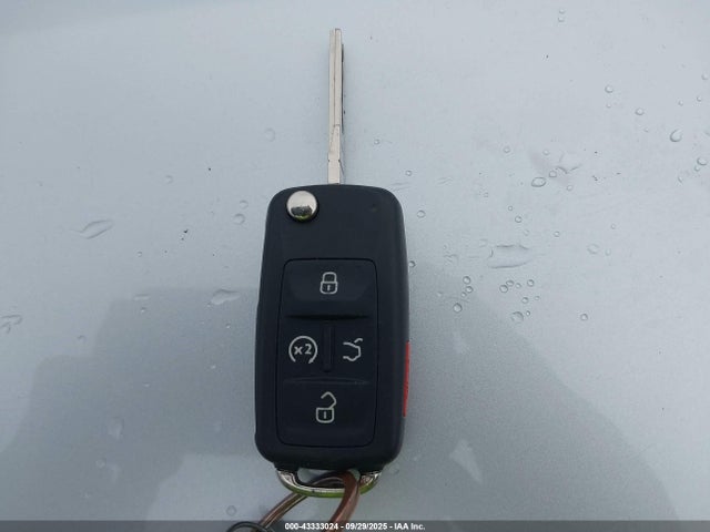 Volkswagen 2021 2021 1VWSA7A30MC008155 Image 11