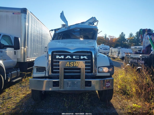 Mack Granite 2023 1M2GR4GC7PM027741 Image 15