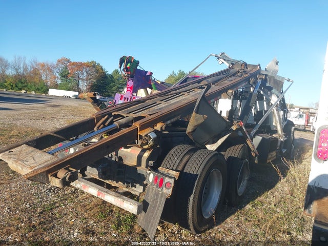 Mack Granite 2023 1M2GR4GC7PM027741 Image 16