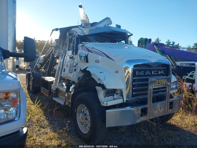 Mack Granite 2023 1M2GR4GC7PM027741 Image 11