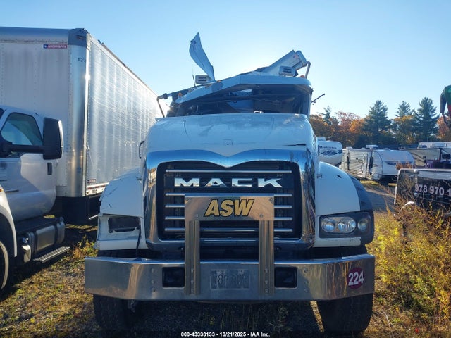 Mack Granite 2023 1M2GR4GC7PM027741 Image 22