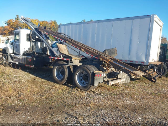 Mack Granite 2023 1M2GR4GC7PM027741 Image 3