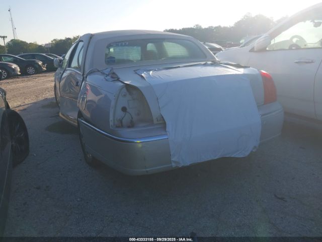 2004 LINCOLN TOWN CAR 1LNHM83W14Y615777 Photo 2