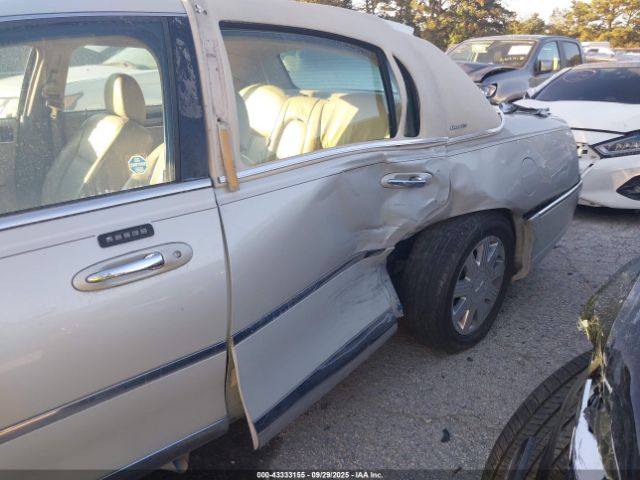 2004 LINCOLN TOWN CAR 1LNHM83W14Y615777 Photo 5