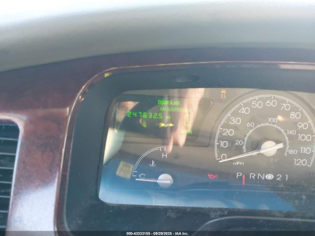 2004 LINCOLN TOWN CAR 1LNHM83W14Y615777 Photo 6