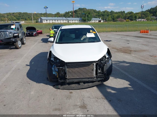 KM8J2CA46LU256766 Hyundai TUCSON SE